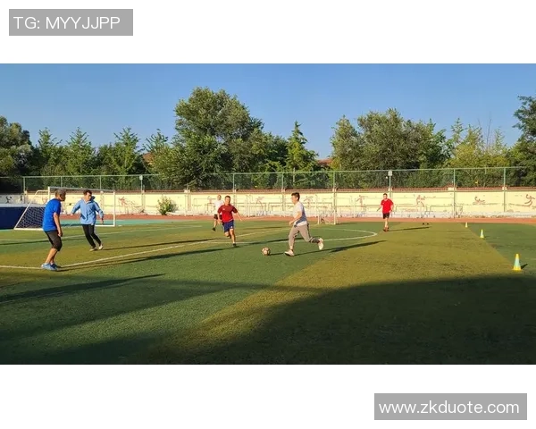 北京足球队转型之路揭秘：从传统强队到现代化足球俱乐部的华丽蜕变