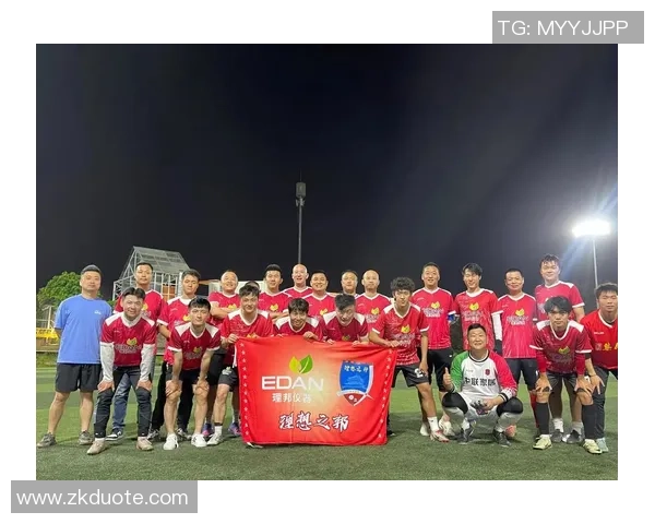 杭州足球队实力引发热议球迷对球队表现的看法与争议分析 杭州足球队实力引发热议球迷对球队表现的看法与争议分析